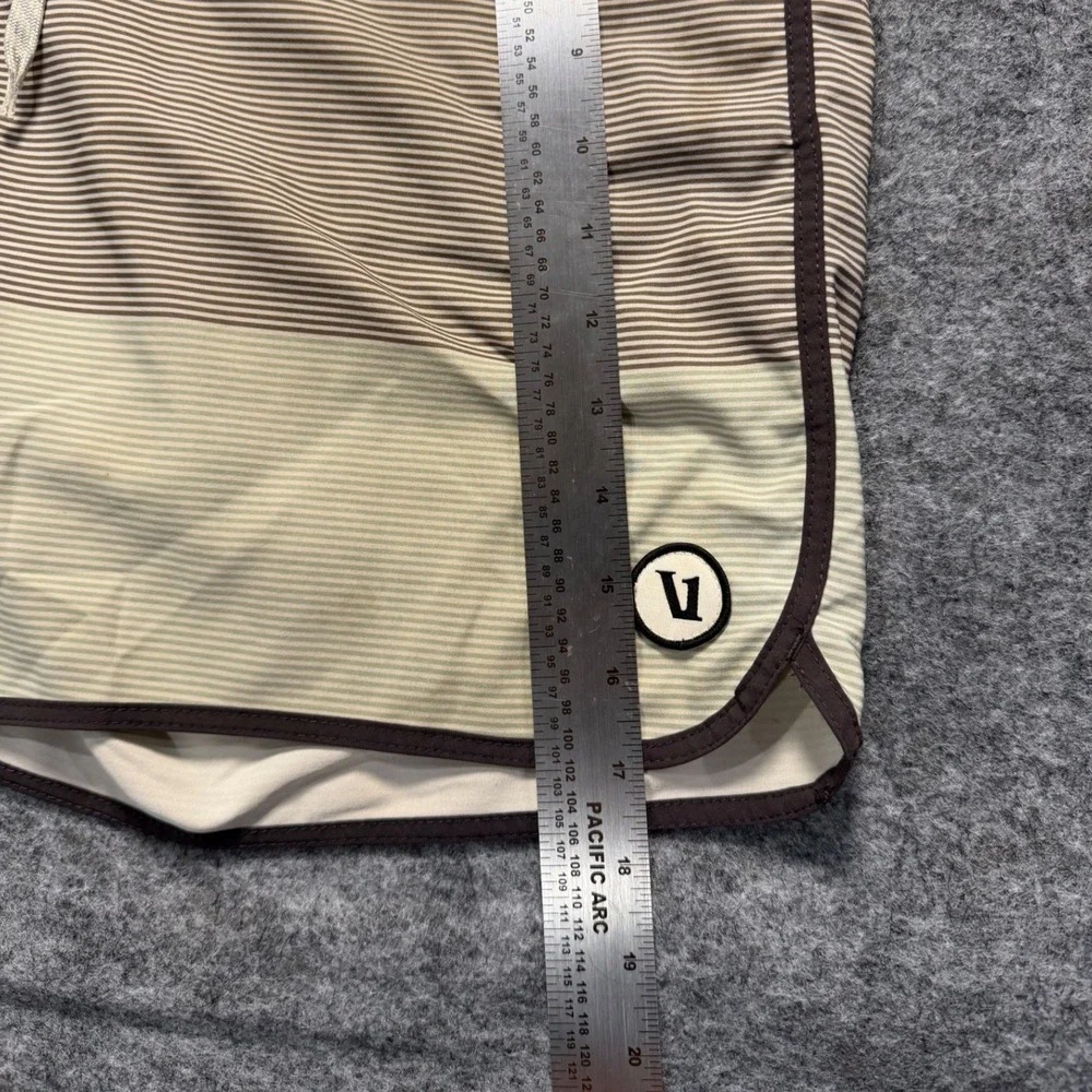 Vuori V314 Mens 32 Cruise Striped Board Shorts 7IN Brown Tan Swim Trunks Unlined